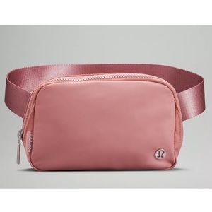 Lululemon Everywhere Belt Bag